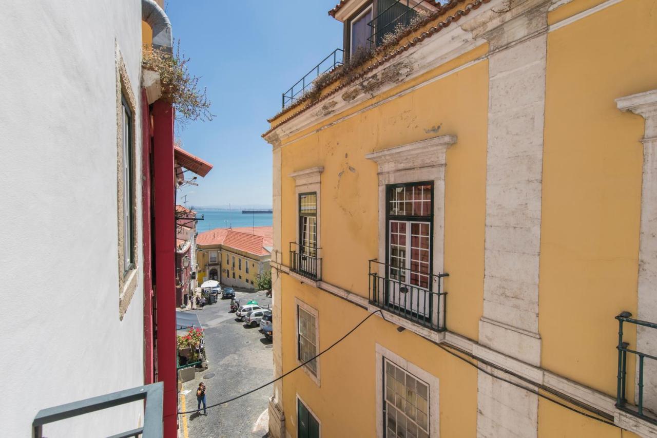 Apartamento Cozy Flat In The Heart Of Alfama Lisboa Exterior foto